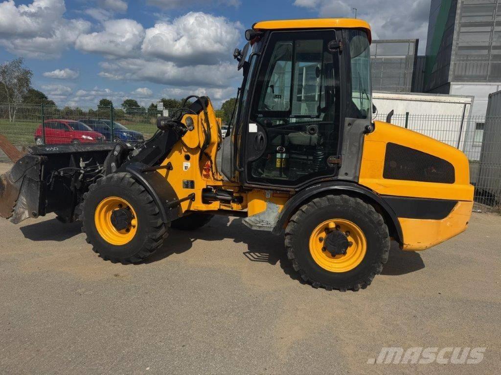 JCB 406 T4 輪胎式裝載機