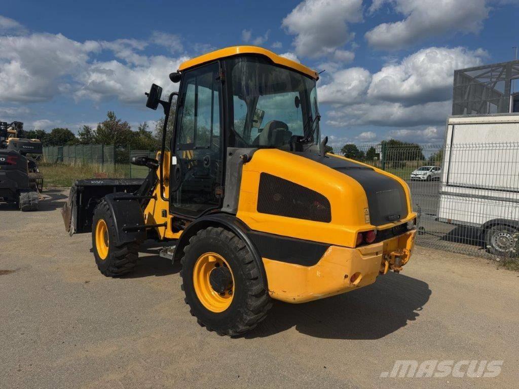 JCB 406 T4 輪胎式裝載機
