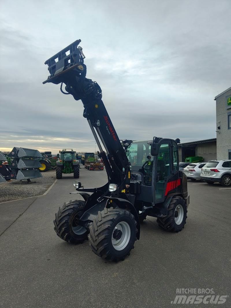 Schäffer 4670T 伸縮臂操作車
