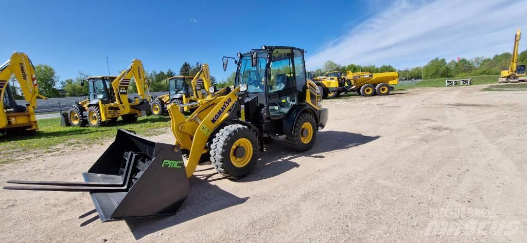 Komatsu WA 70 輪胎式裝載機