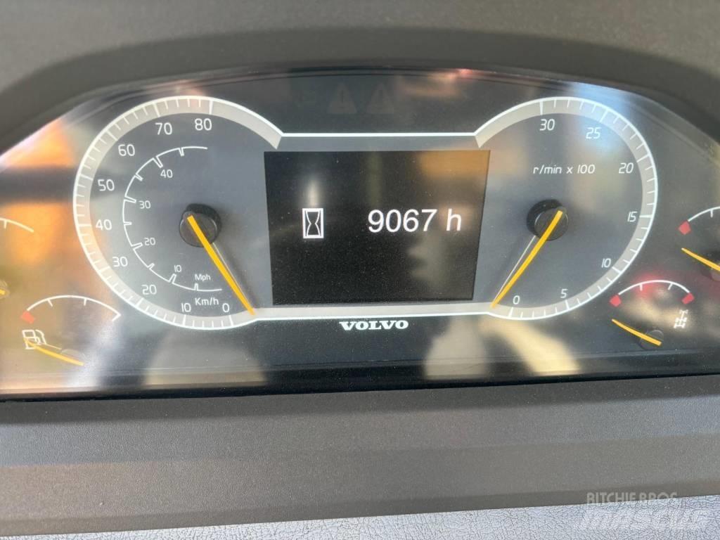 Volvo A40f 鉸接式起吊車