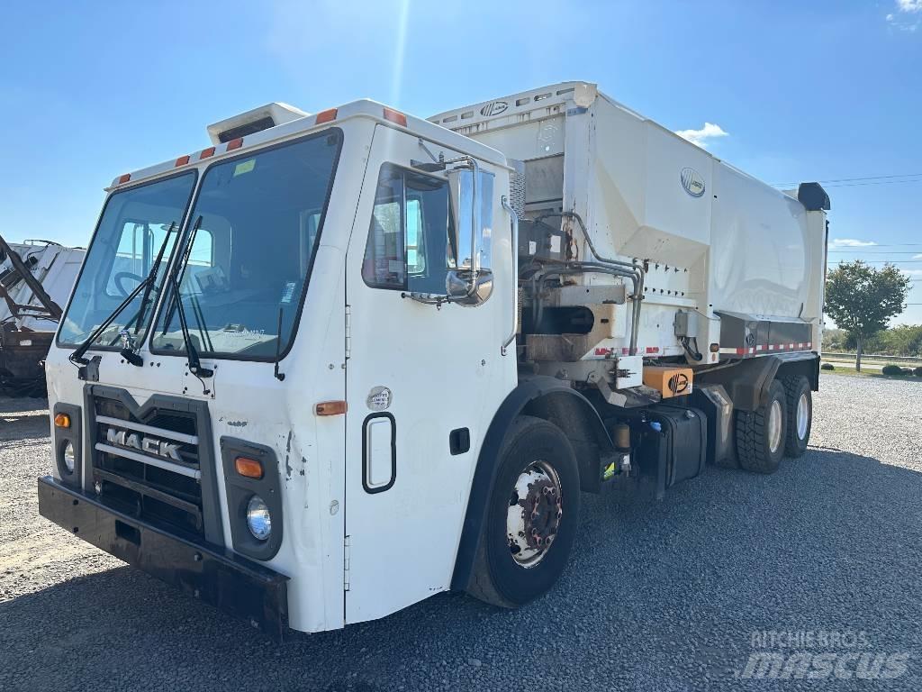 Mack LEU613 垃圾車