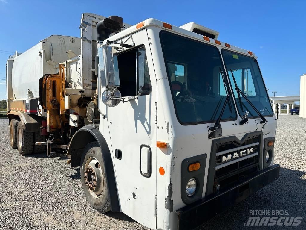 Mack LEU613 垃圾車