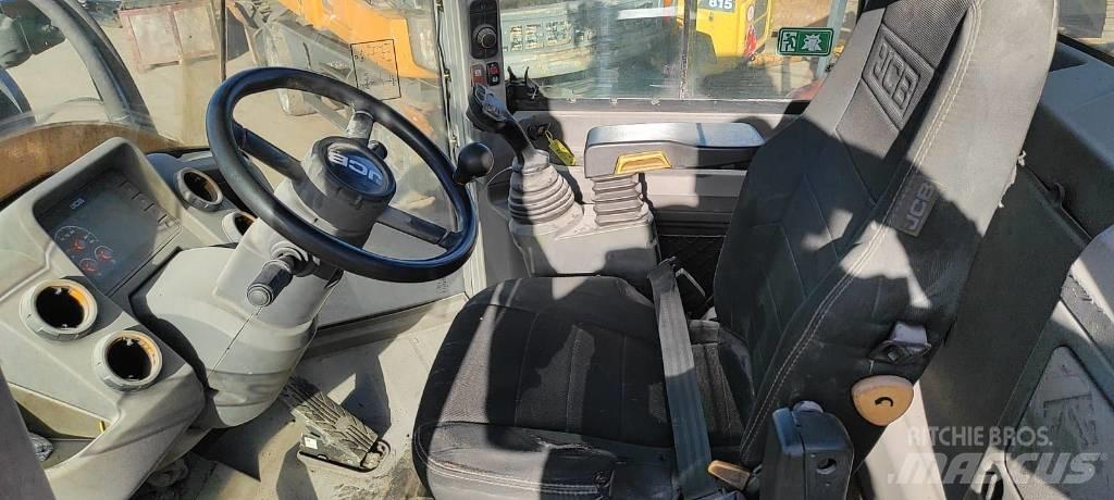 JCB 457 HT 輪胎式裝載機