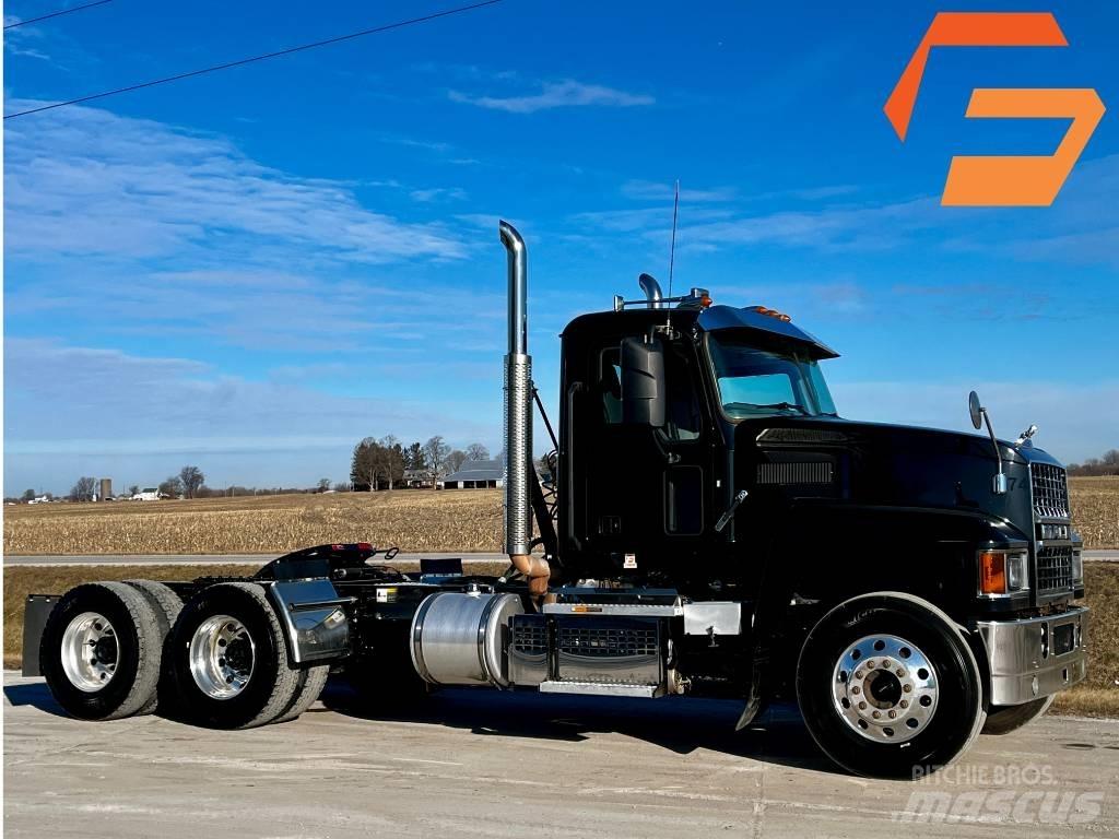 Mack Pinnacle 曳引機組件