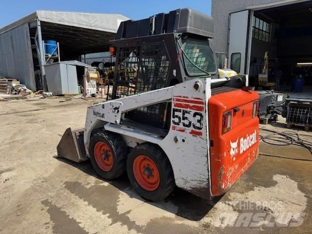 Bobcat 553 滑移轉向裝載機