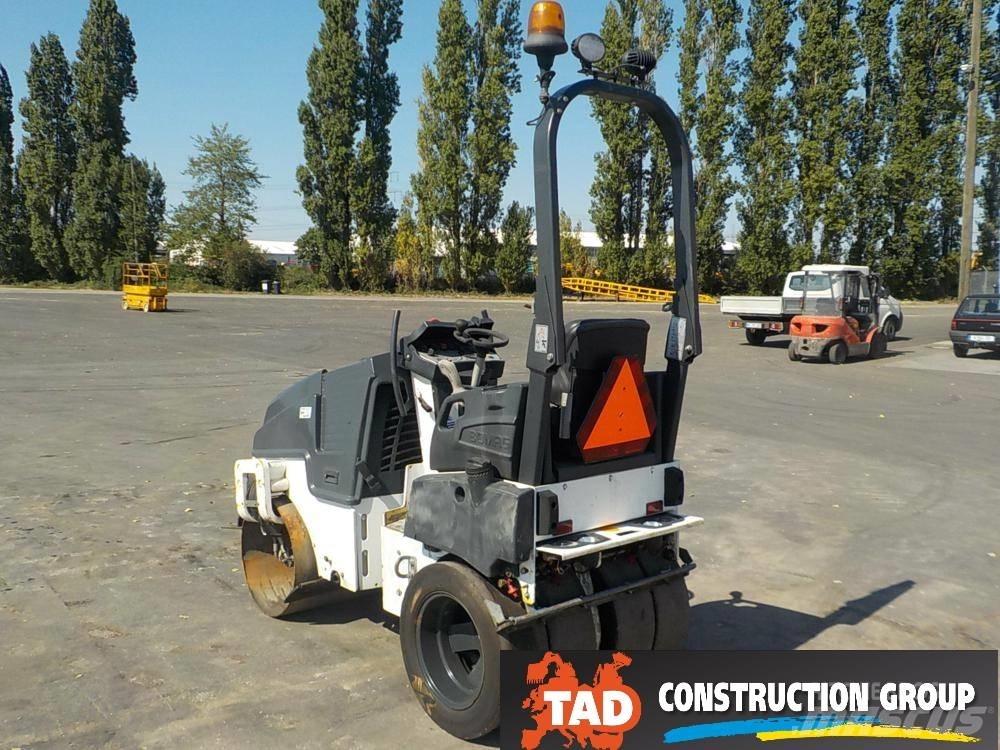Bomag BW 100 複合式滾壓機