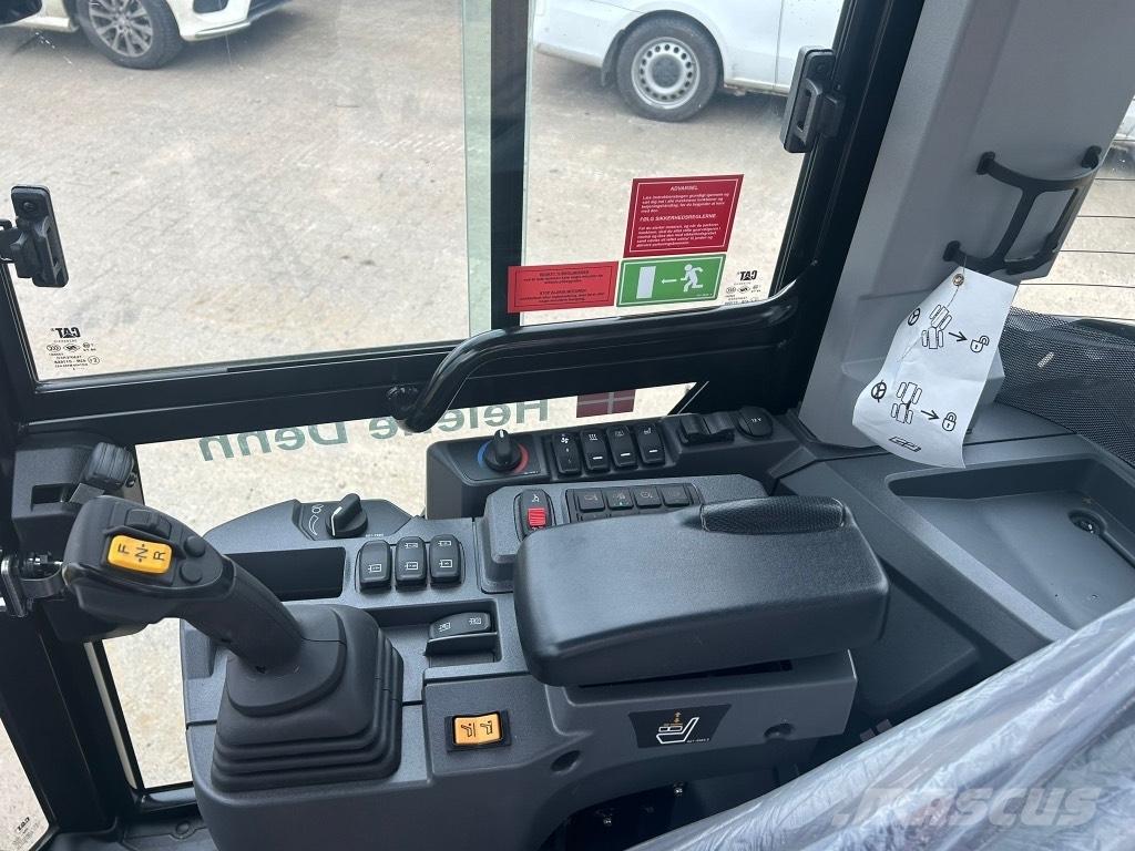 CAT 906 輪胎式裝載機