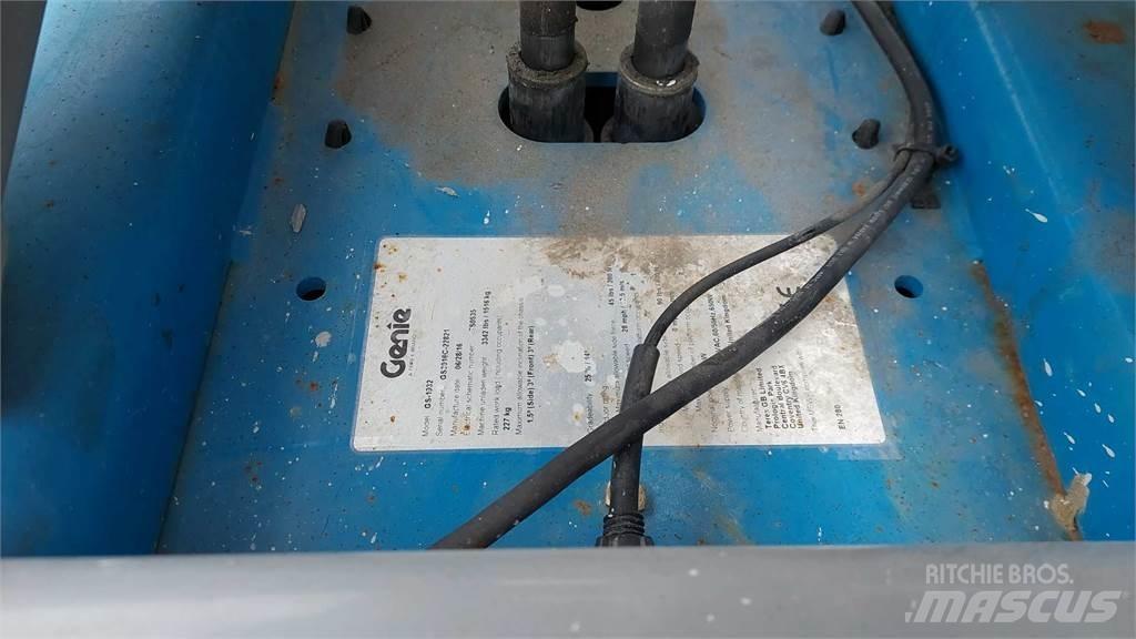 Genie GS1932 剪式升降機