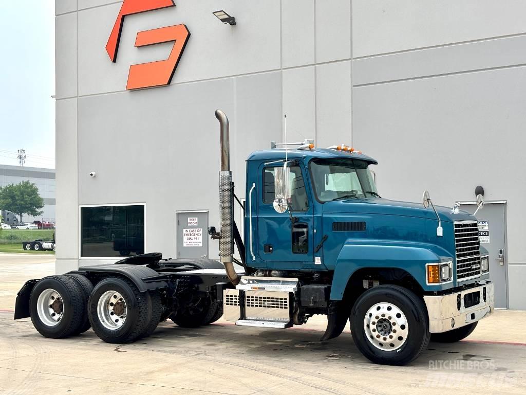 Mack Pinnacle 曳引機組件