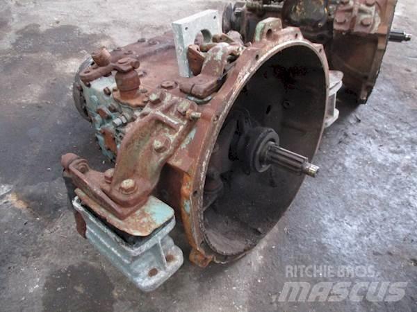 ZF S4-90 齒輪箱