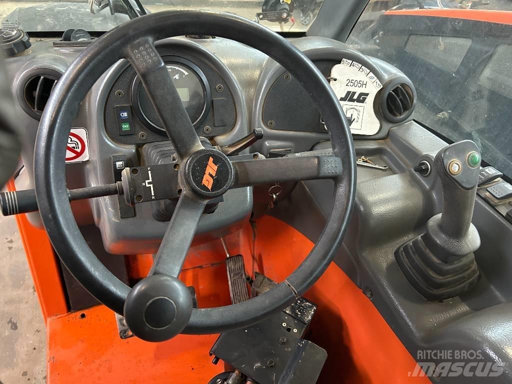 JLG 2505 H 伸縮臂操作車