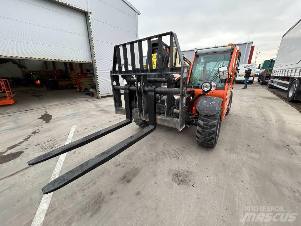 JLG 2505 H 伸縮臂操作車