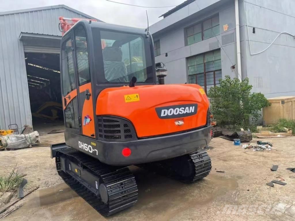 Doosan DH 60-7 小型挖土機/掘鑿機<7t(小型挖掘機)