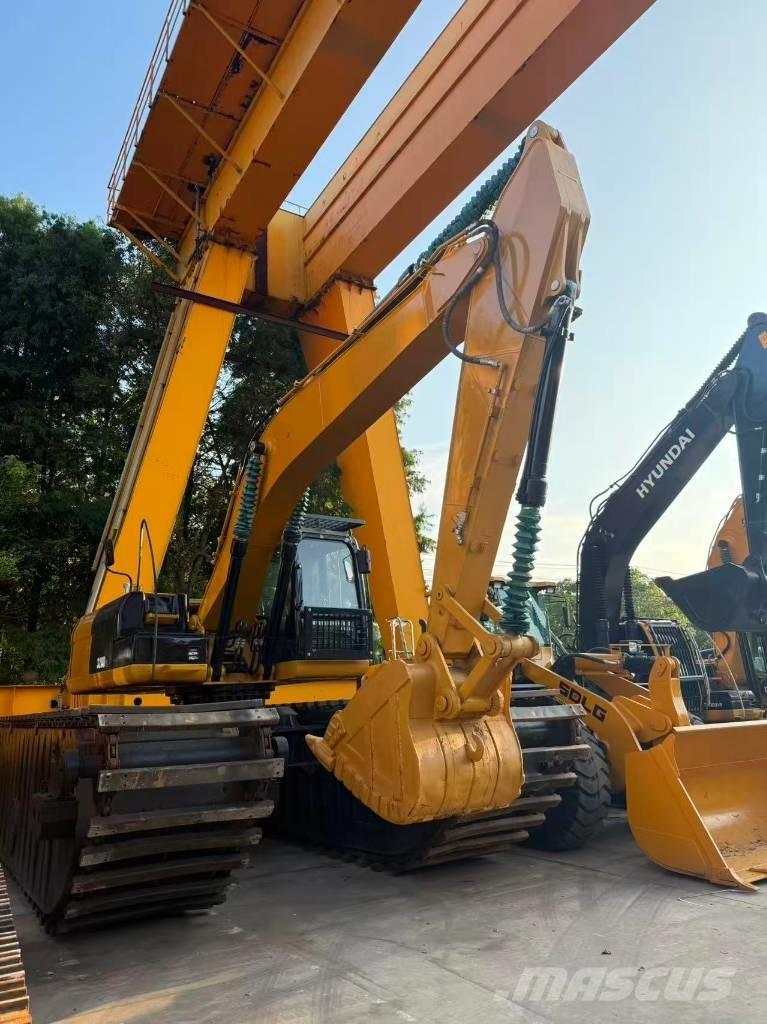 CAT 320D2 水陸兩用挖掘機