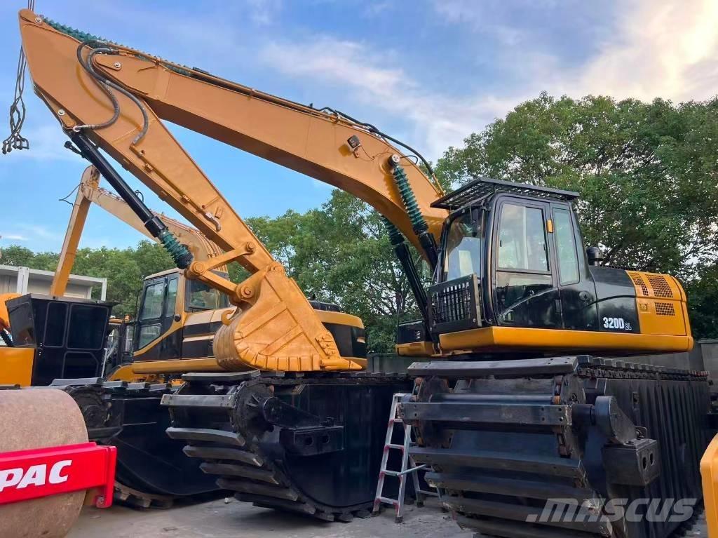 CAT 320D2 水陸兩用挖掘機