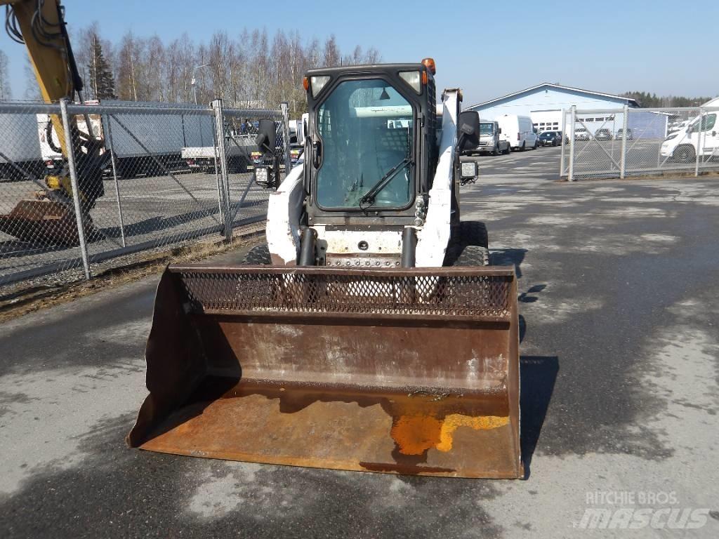 Bobcat S250 滑移轉向裝載機