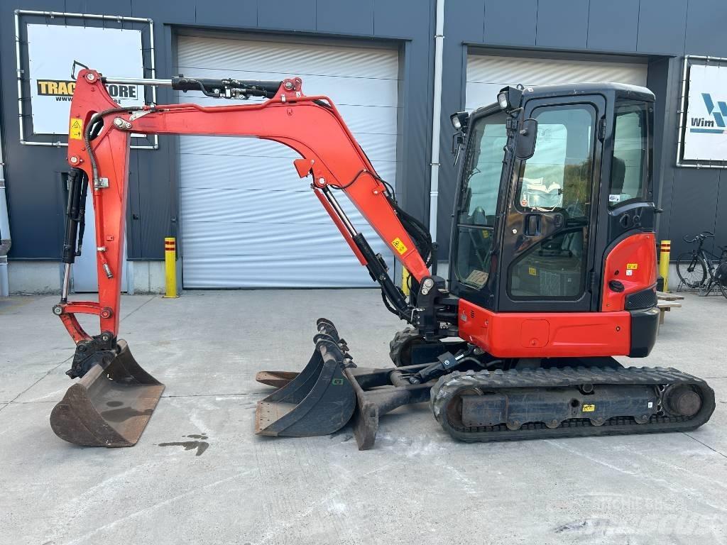 Kubota U 36-4 小型挖土機/掘鑿機<7t(小型挖掘機)