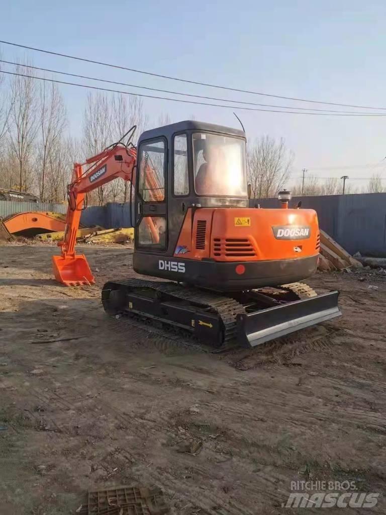 Doosan DH55 小型挖土機/掘鑿機<7t(小型挖掘機)