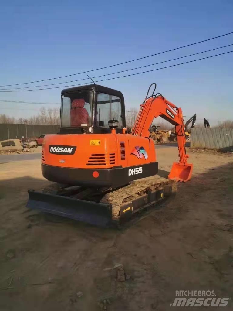 Doosan DH55 小型挖土機/掘鑿機<7t(小型挖掘機)