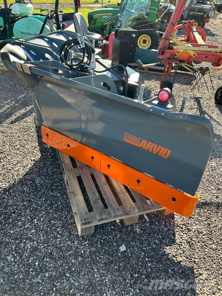 Fjärås 325 vikplog 鏟雪車