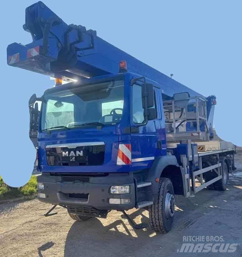 MAN TGM X 卡車裝載高空作業車