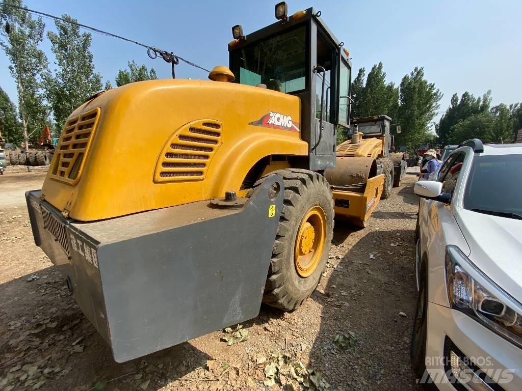 XCMG XSM 220 單輪滾壓機