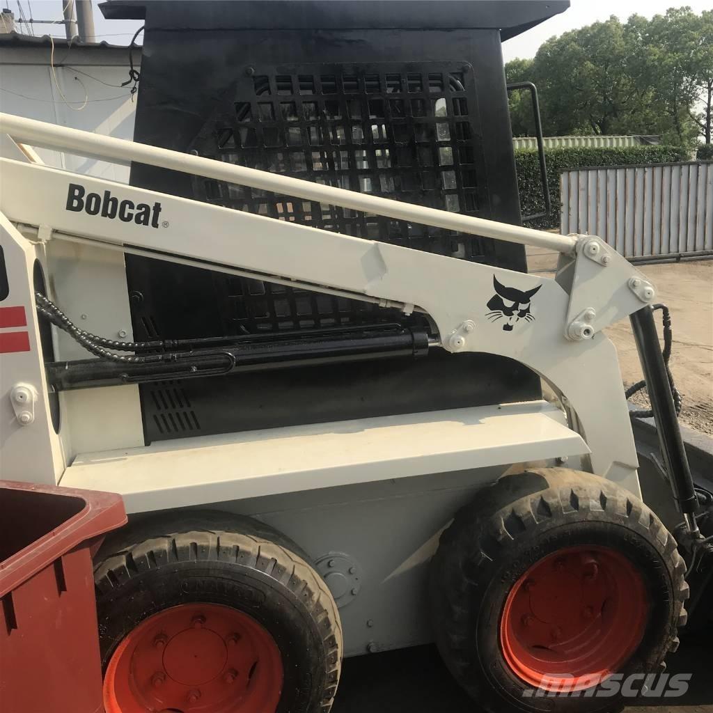 Bobcat S130 滑移轉向裝載機