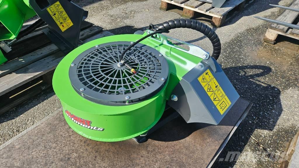 Avant Lövblås 滑移轉向裝載機