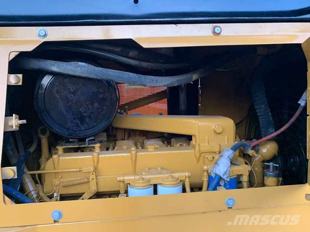 CAT D 6 G 履帶推土機