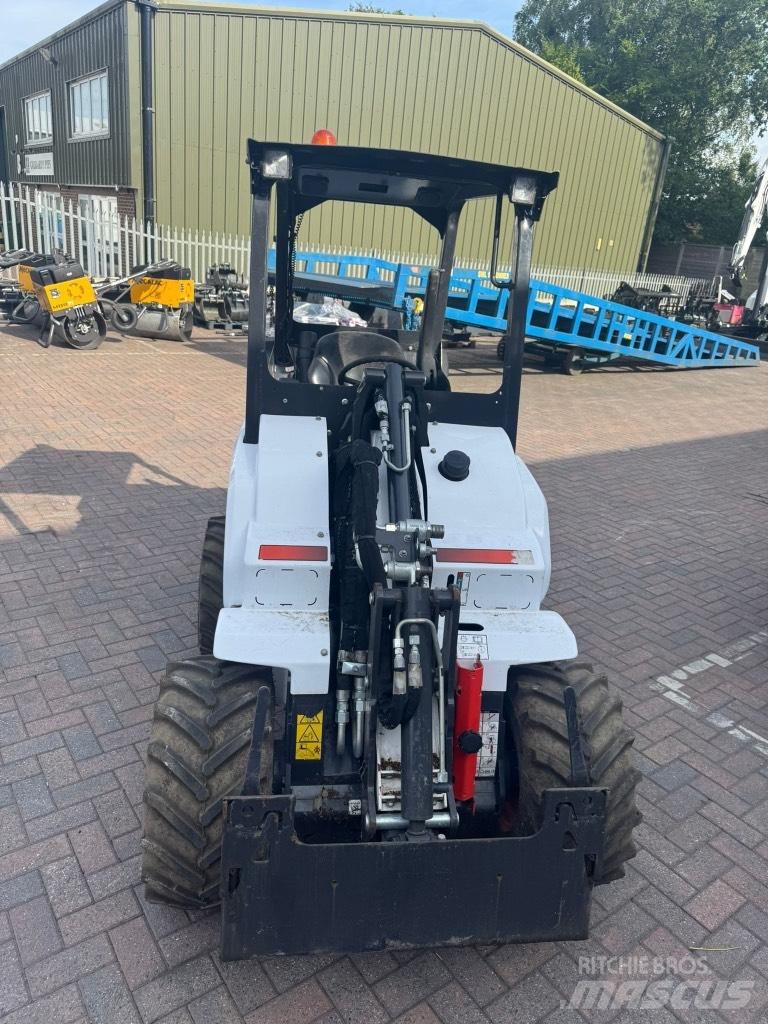 Bobcat L 28 小型裝載機
