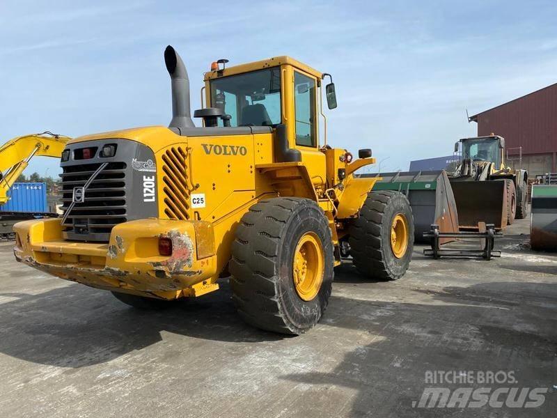 Volvo L 120 E.Ref.10 輪胎式裝載機