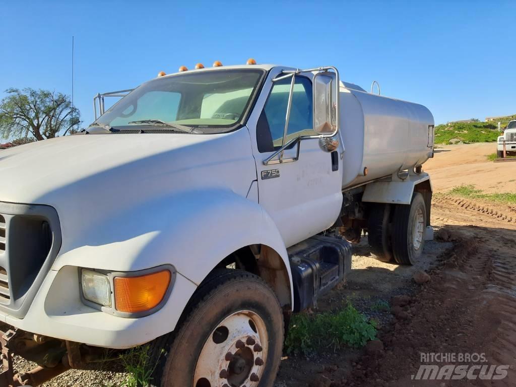 Ford F 750 水車