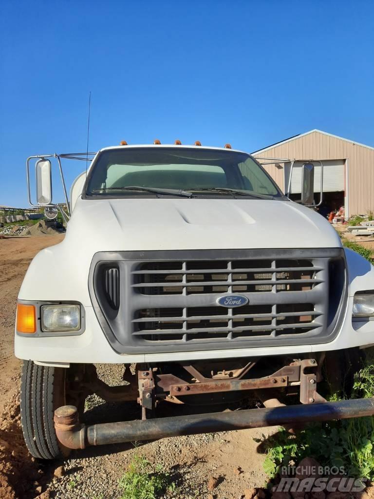 Ford F 750 水車