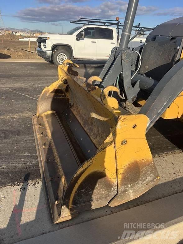 John Deere 310 反鏟裝載機