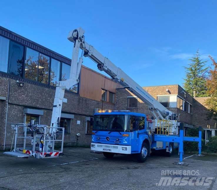 Bronto F32 RL 卡車裝載高空作業車