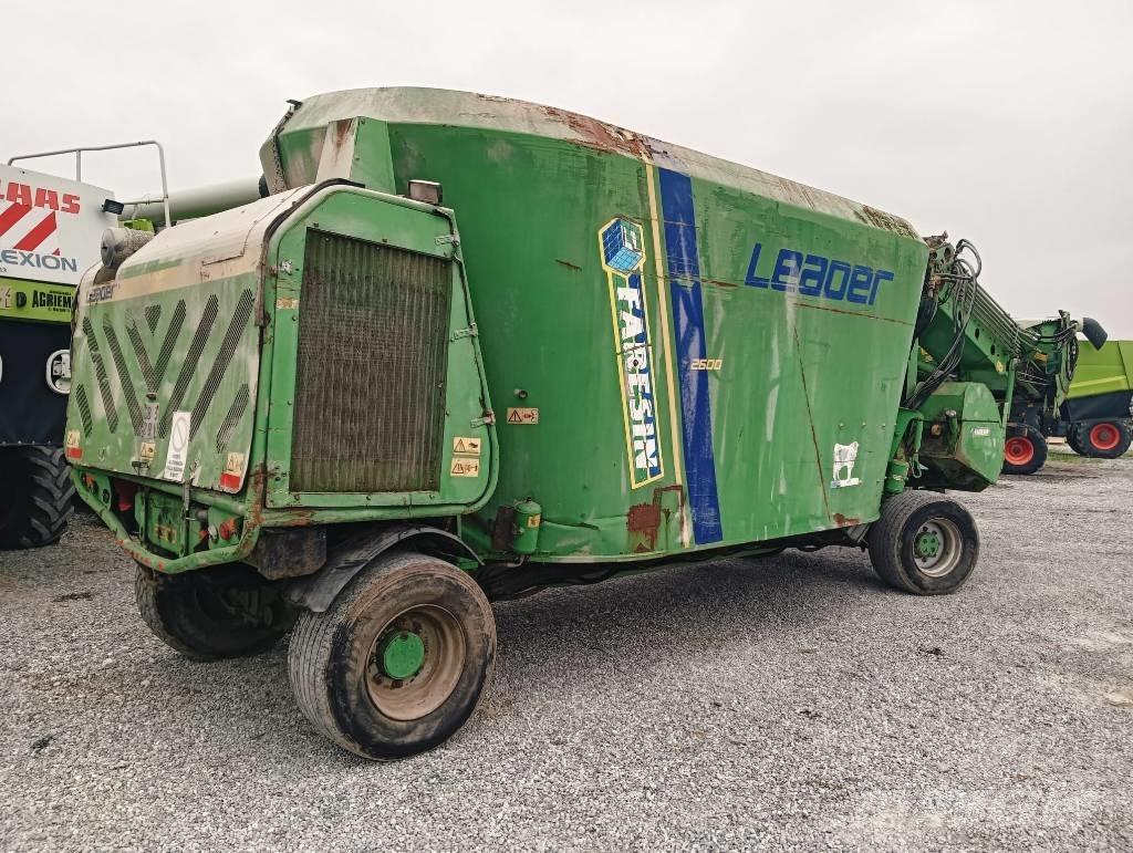 Faresin LEADER 2600 混合餵料機