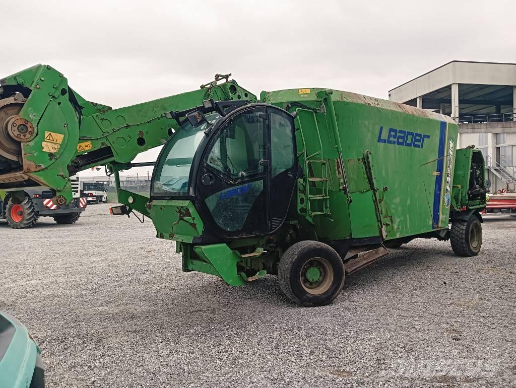 Faresin LEADER 2600 混合餵料機