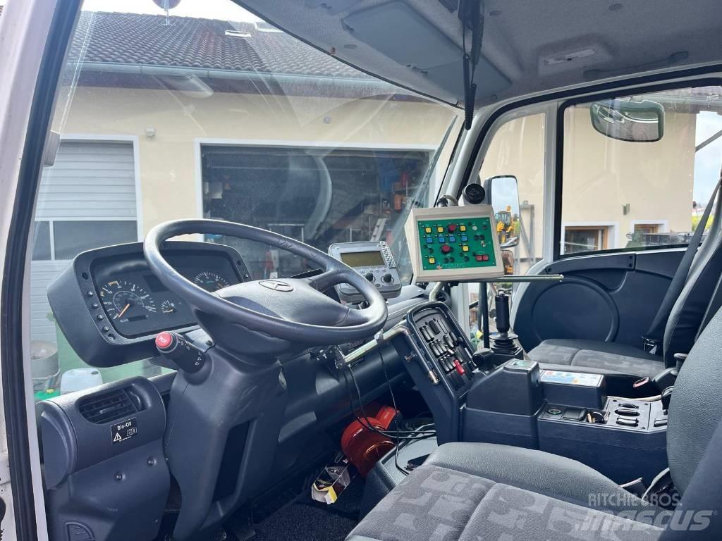 Unimog U400 多用途機械