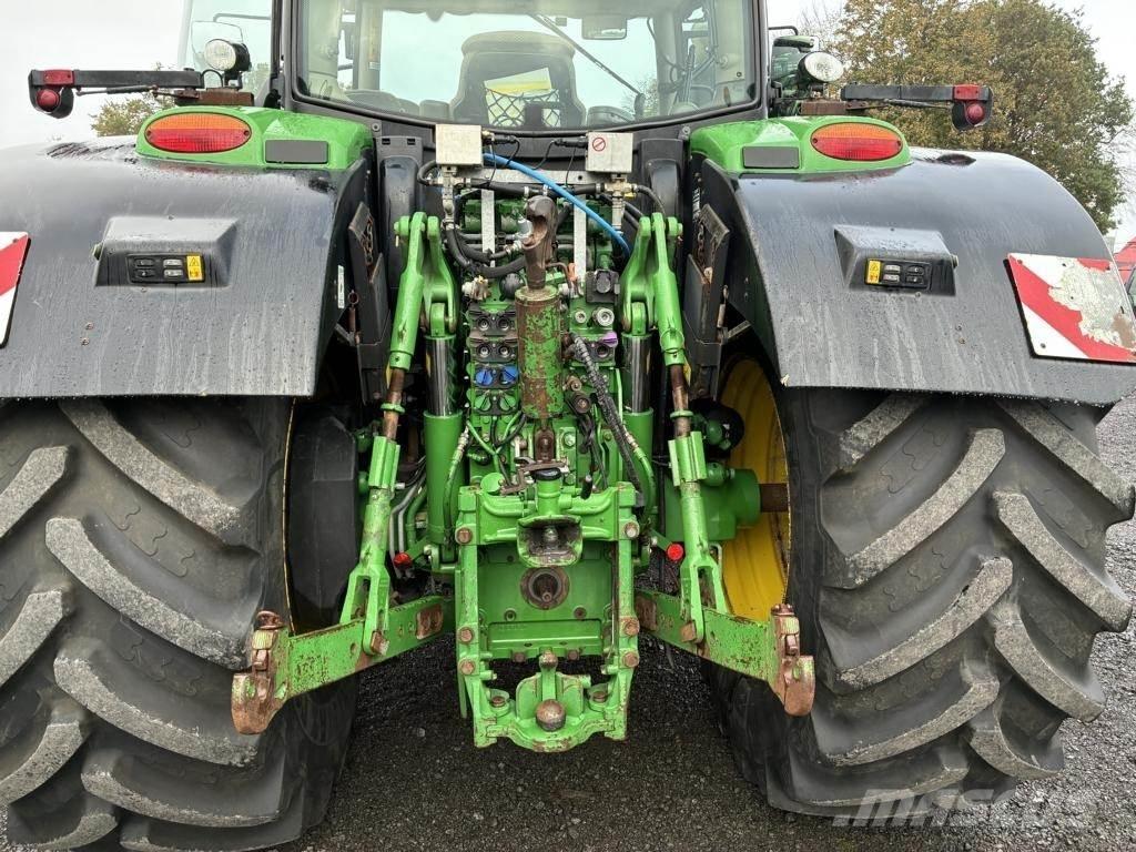 John Deere 6215R 曳引機