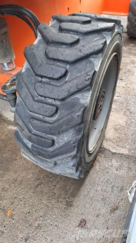 JLG 660 SJ 伸縮臂高空作業車