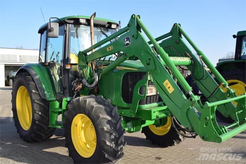 John Deere 6220 曳引機