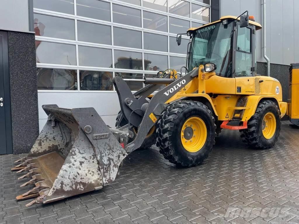 Volvo L30G 輪胎式裝載機
