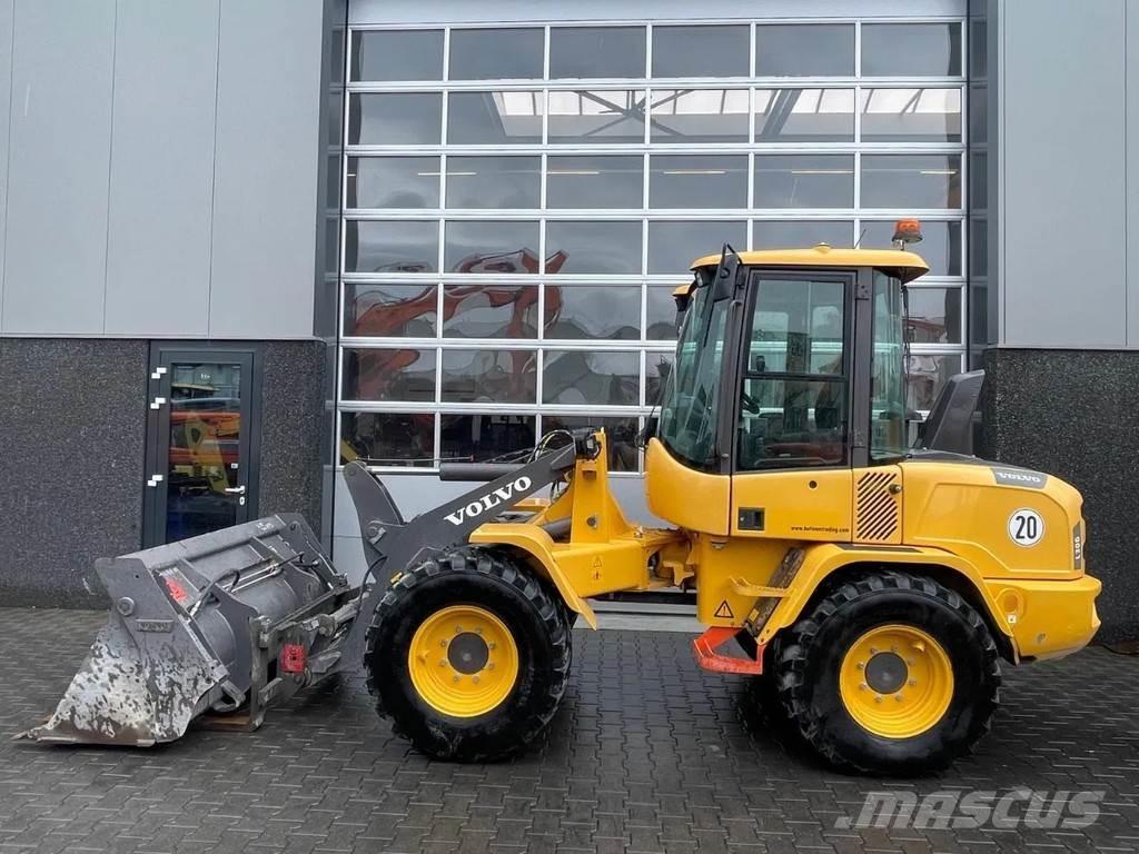 Volvo L30G 輪胎式裝載機