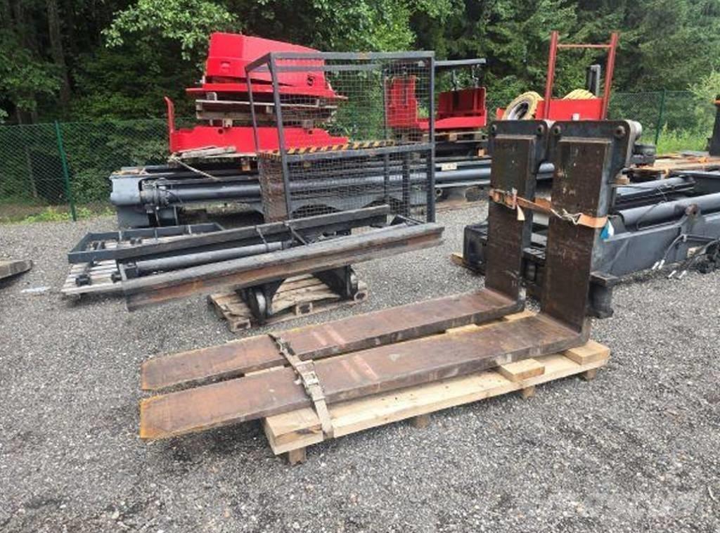 Kalmar DCE150-12 柴油卡車