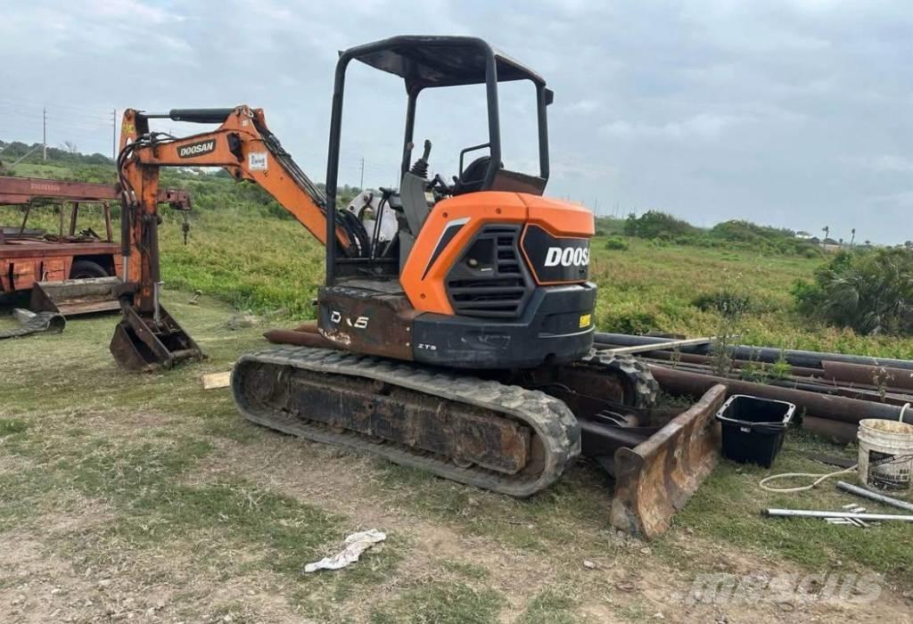 Doosan DX50 履帶式 挖土機/掘鑿機/挖掘機