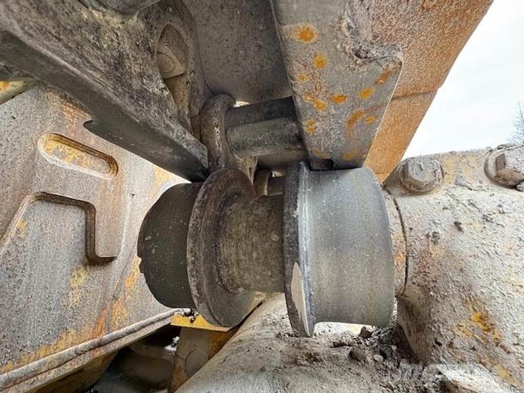 Komatsu D375A-8 履帶推土機