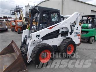 Bobcat S740 滑移轉向裝載機