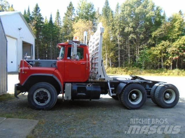 Mack RB 688 S 曳引機組件
