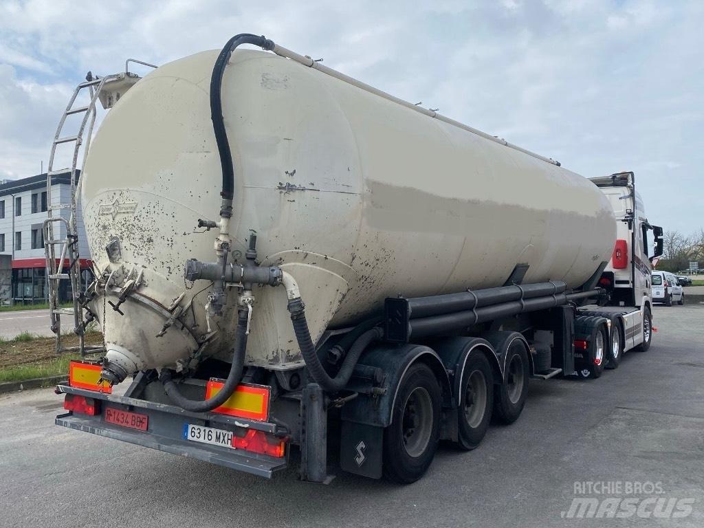 Spitzer SK2452 罐體半拖車